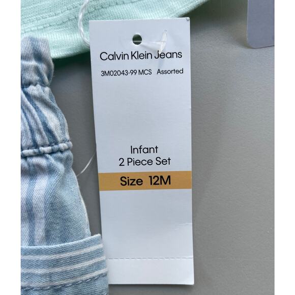 CALVIN KLEIN INFANT SIZE 12M MATCHING SHORT AND TOP SET - Picture 5 of 6